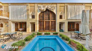 حیاط هتل سنتی شیران - اصفهان