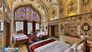 اتاق چهار تخته فتحعلی شاه (شاه نشین) هتل سنتی شیران - اصفهان