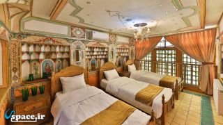 اتاق کانکت شش تخته عباس میرزا هتل سنتی شیران - اصفهان